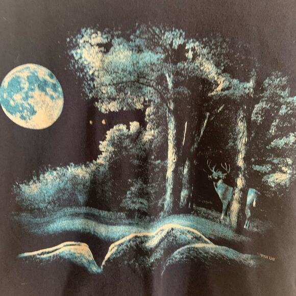 Vintage full moon deer buck tee shirt. Beautifully illustrated size medium . - Picture 3 of 8